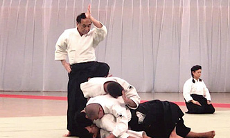 日本古武道演武大会　4人捕 